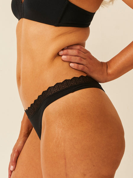 ZigZagLaceTriangleBraBlack_ZigZagLaceKnickerBlack_016_600x600.jpg